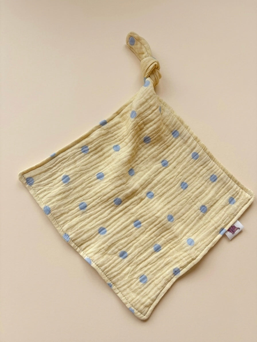 Speendoekje hydrofiel - Geel met blauwe dots.