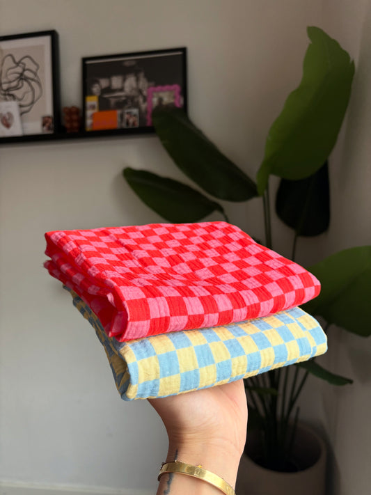Hydrofiele doek - Blauw, geel geblokt. 🩵💛